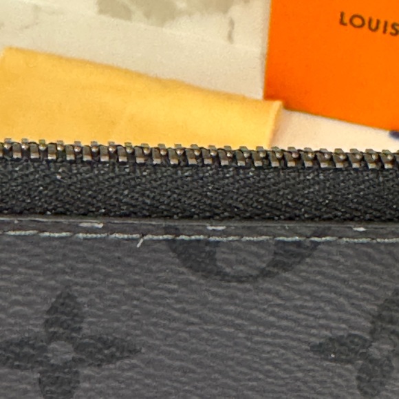 New Louis Vuitton Monogram Eclipse wallet card holder - Picture 10 of 10
